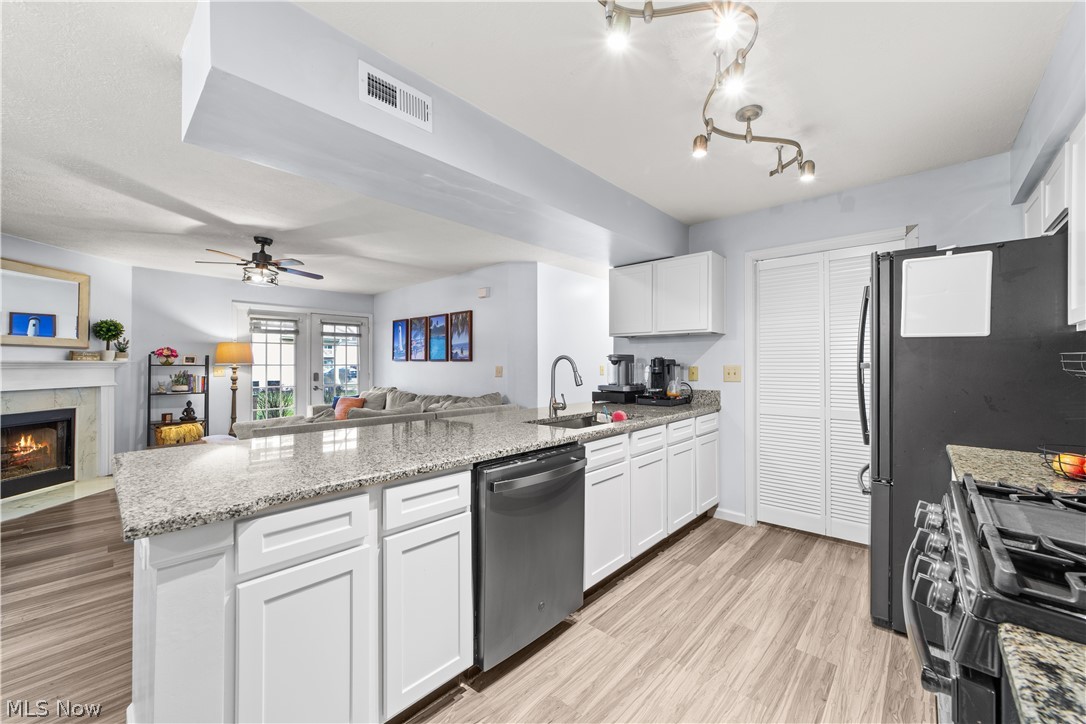 Lenox Square Condo Ph 04 - Residential