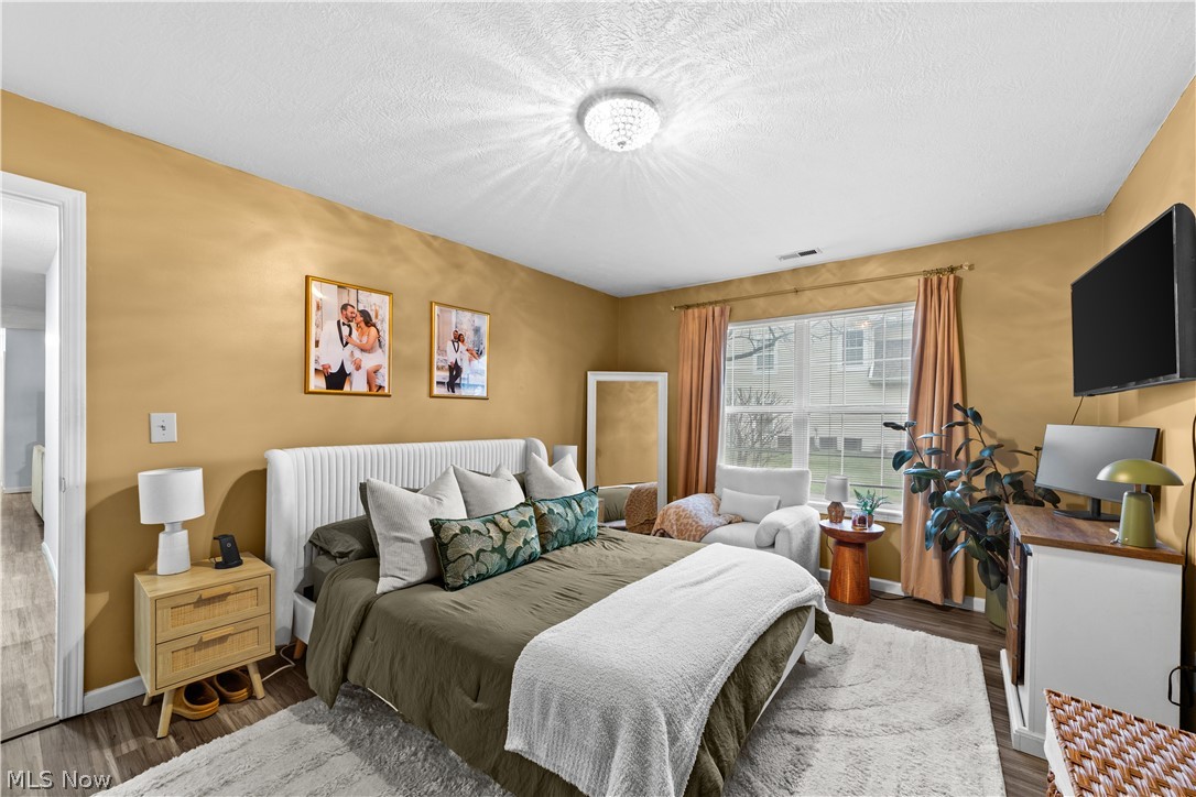 Lenox Square Condo Ph 04 - Residential