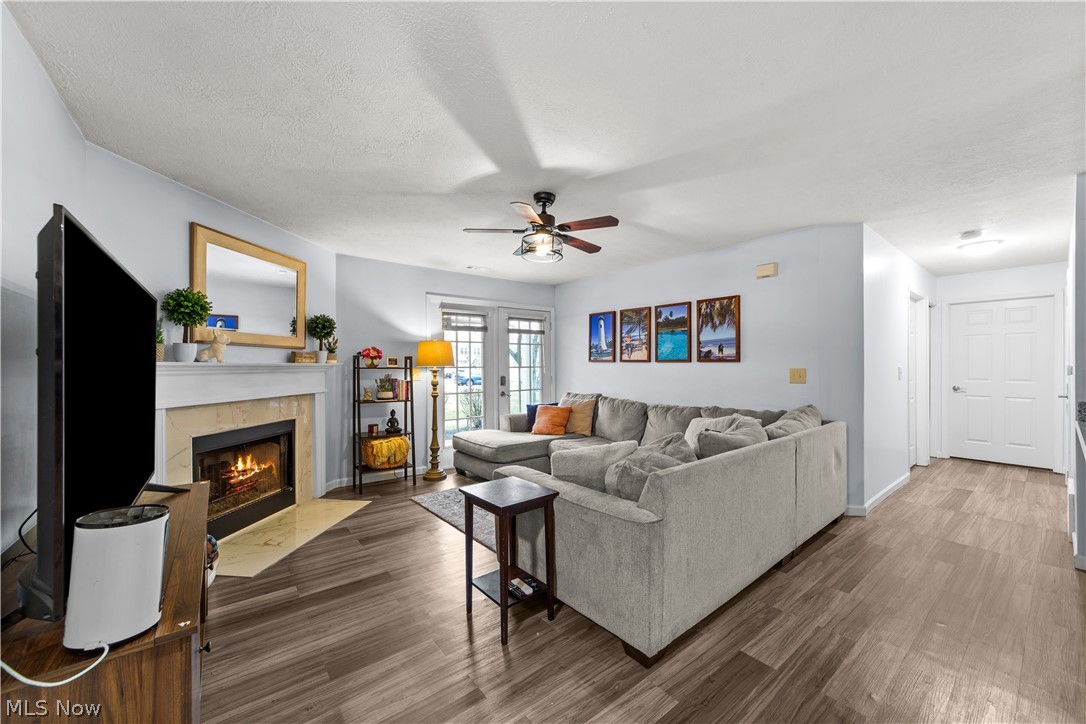 Lenox Square Condo Ph 04 - Residential