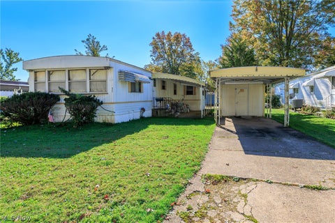 Photo of 51 Patio Lane, Olmsted Township, OH 44138 (MLS # 5254571)