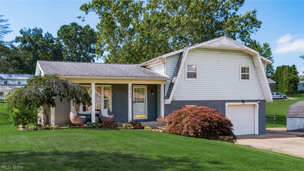 Photo 1 of 30 — 2915 Thorn Drive, South Zanesville, OH 43701