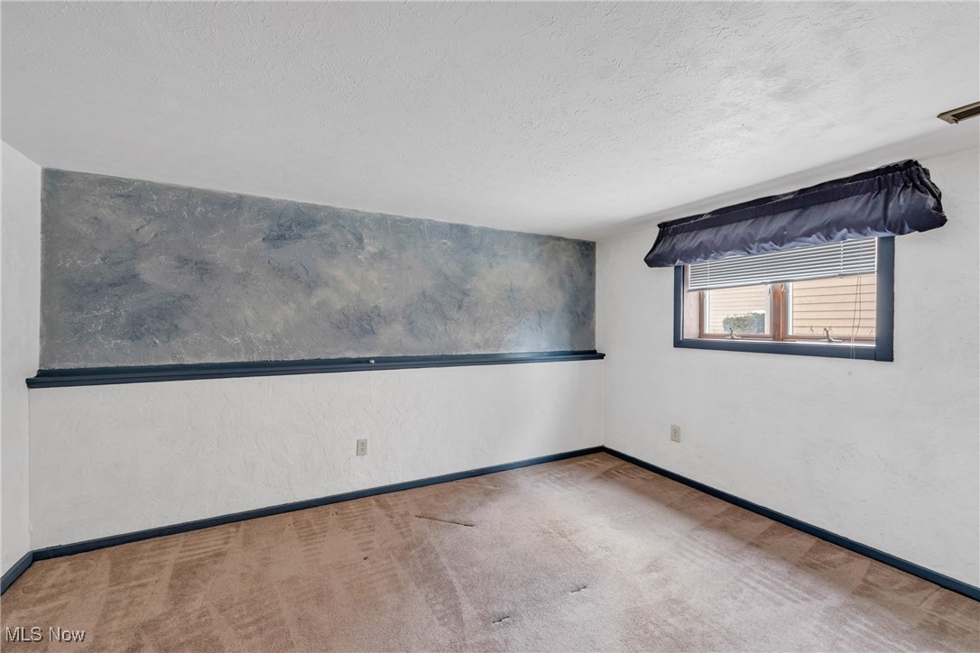 Hunting Mdws 12 - Residential