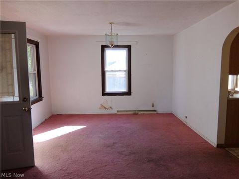 Tiny photo for 2243 N Glenwood Avenue, Niles, OH 44446 (MLS # 5189928)