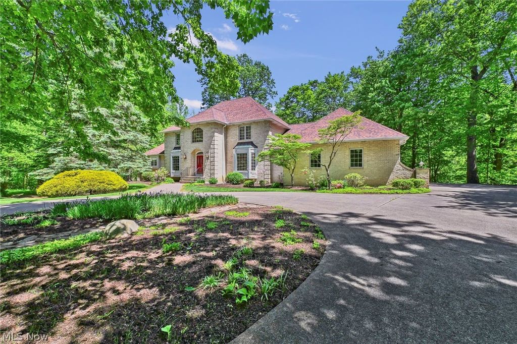 Photo of 9155 Woods Way Drive, Kirtland, OH 44094 (MLS # 5211946)