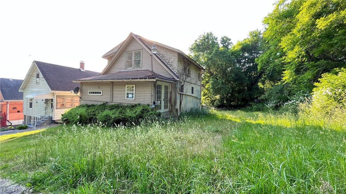 REO. TLC needed. Good bones. Priced to sell. 3 bedroom in Campbell school district. Easy to see. Schedule appointment today. Quick close available. Cash only.