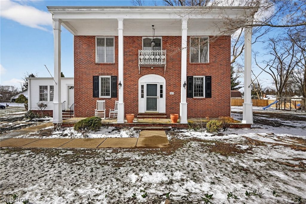 Photo of 9461 Whalers Cove, Mentor, OH 44060 (MLS # 5193988)