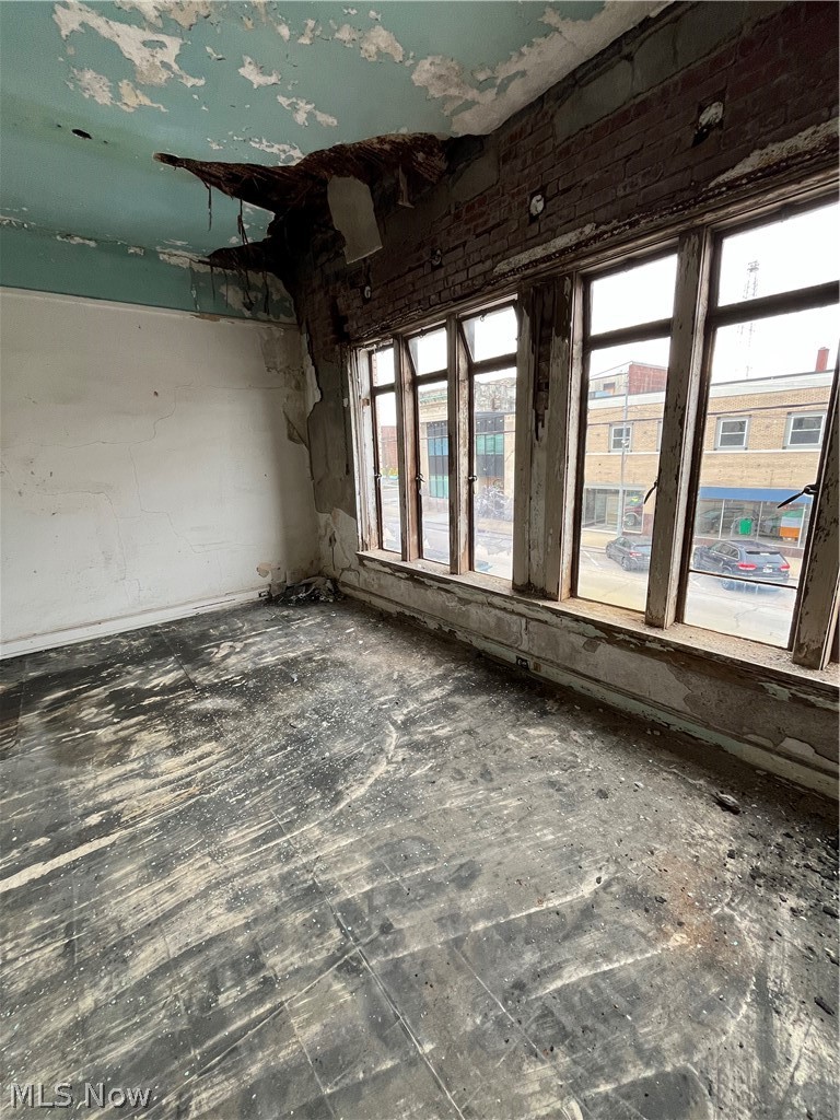 Ashtabula - Commercial Sale