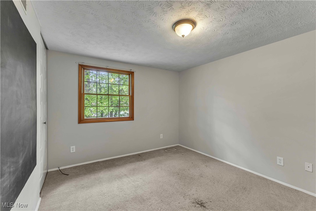 378 Stahl Avenue, Cortland, Ohio image 17