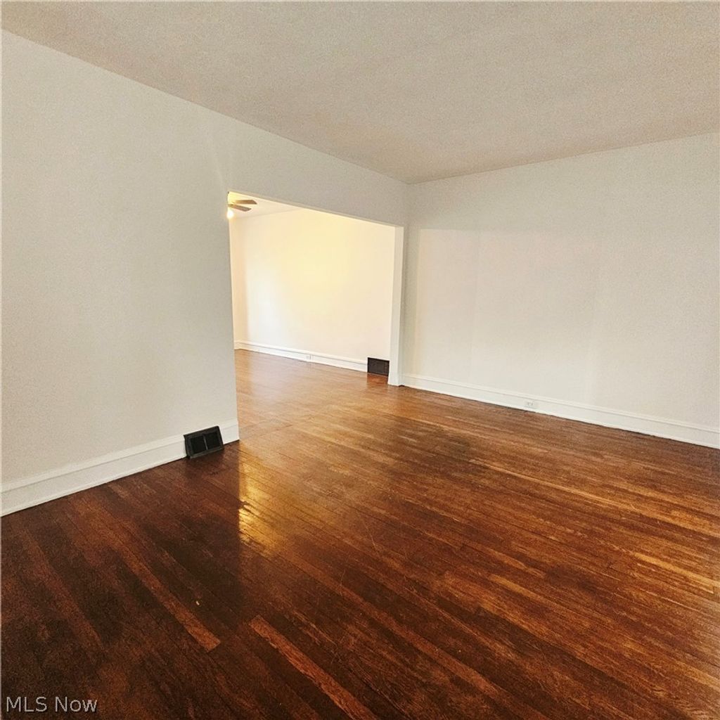 Photo of 3110 W 111th Street, Cleveland, OH 44111 (MLS # 5198179)