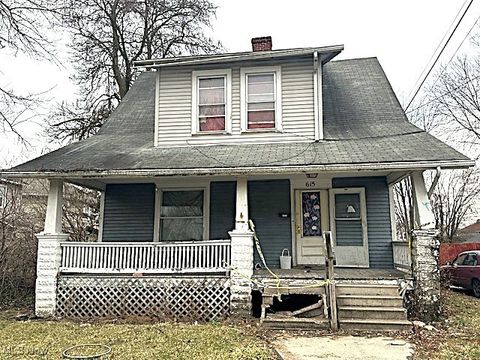 Homes For Sale - 615 N Collett Street<br/> Allen County, Lima, OH 45805