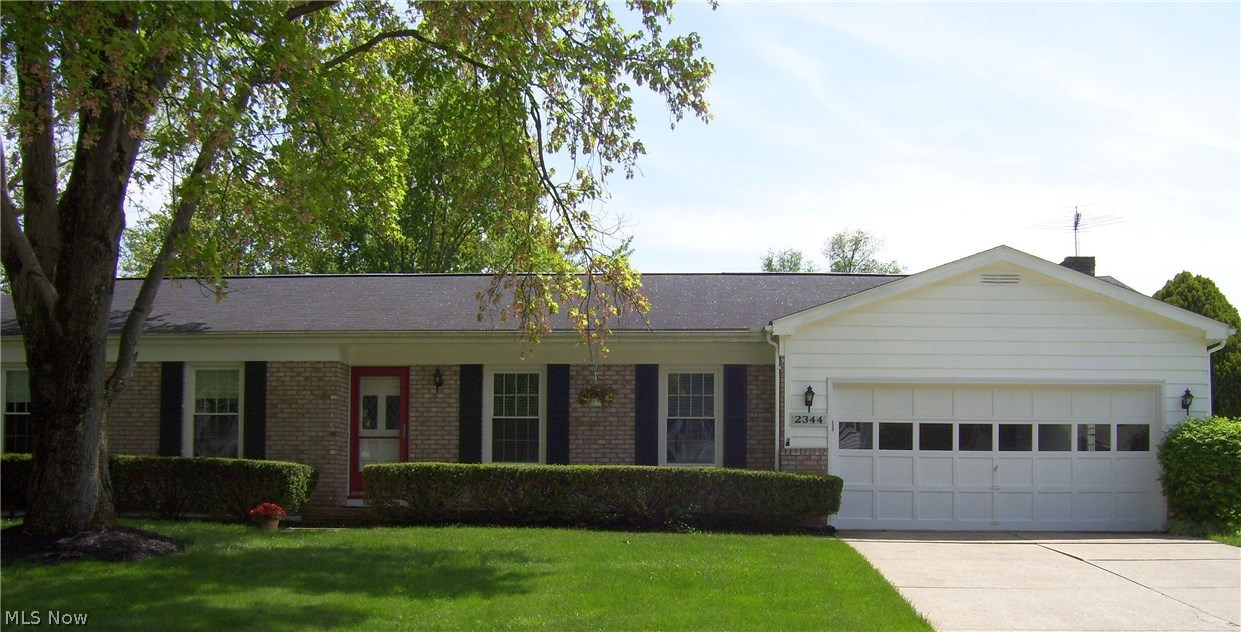 One floor living at its best! Hardwood floors; updated bathrooms; formal dining room and large living room; family room with built-ins and fireplace. Eating area in kitchen; 5 new windows; newer slider and storm door; quartz kitchen counters and stainless refrigerator and dishwasher; large flat fenced backyard. Pride of ownership.