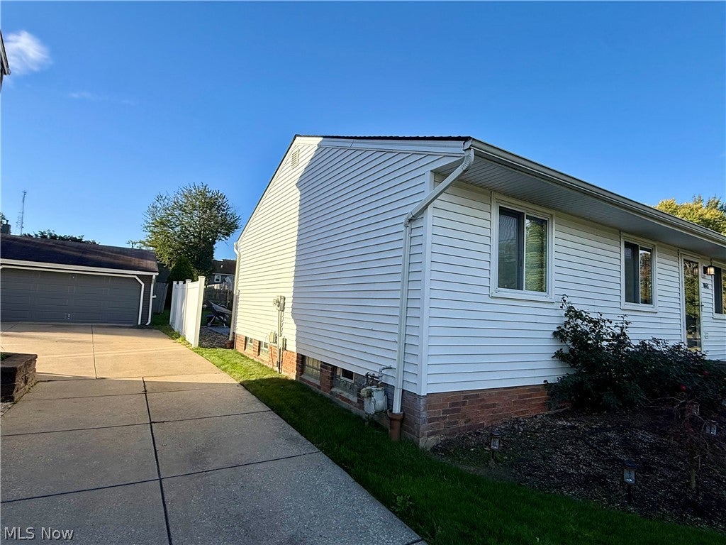 865 Pelley Drive