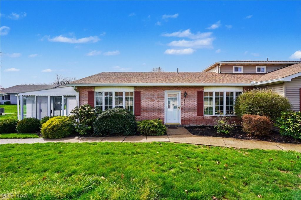 Photo of 934 Canterbury Lane, Salem, OH 44460 (MLS # 5205937)