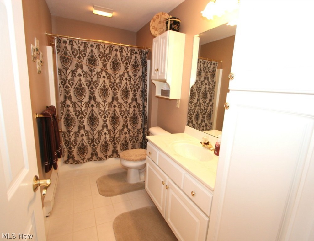 Lakefield Manor - Residential