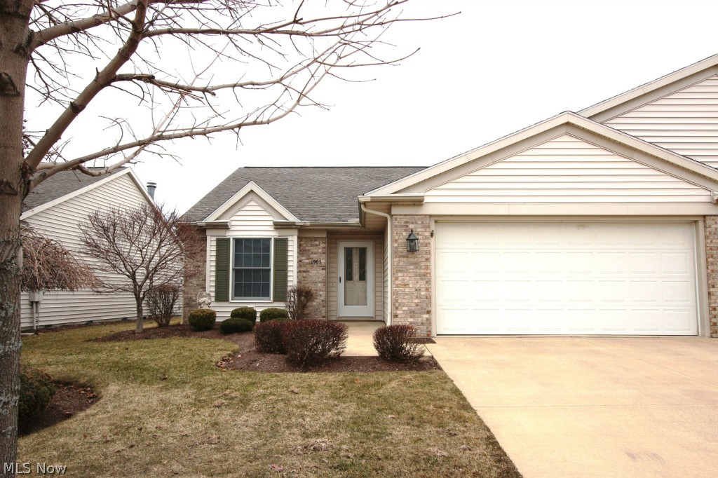 Lakefield Manor - Residential