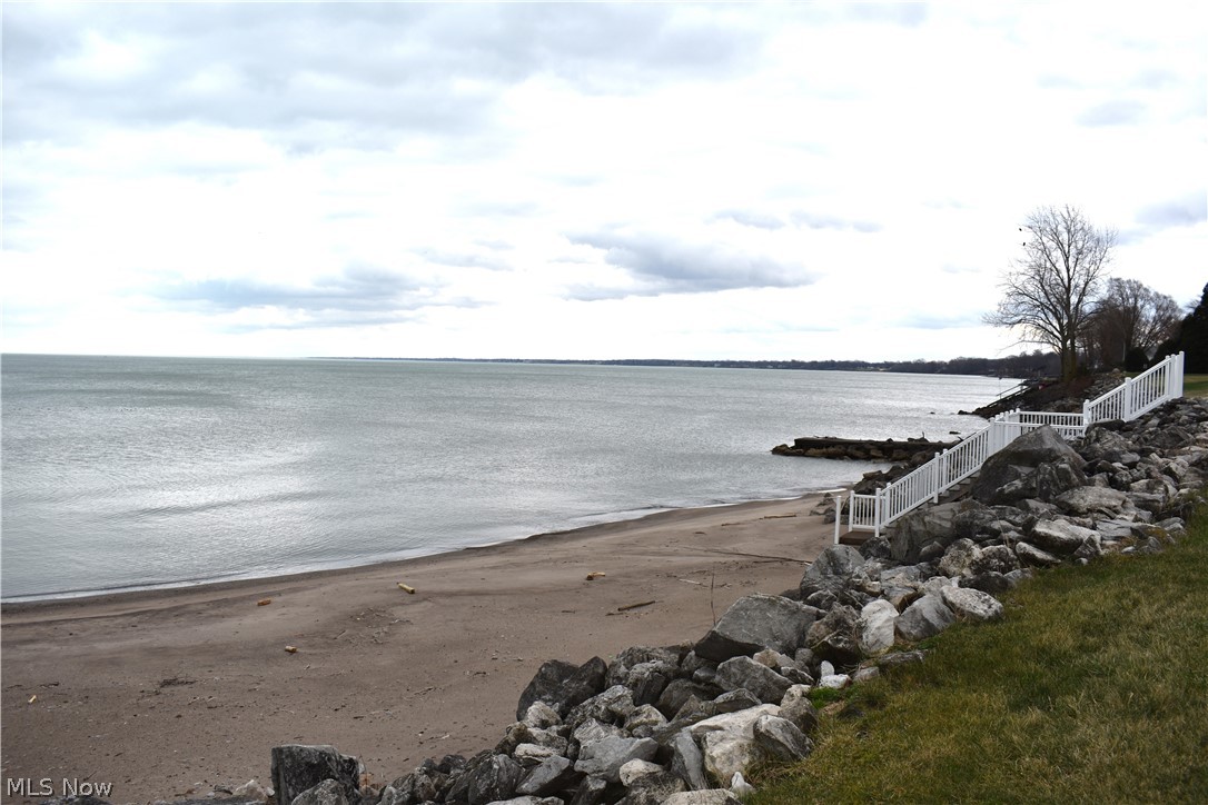 Beachwood Villa - Residential