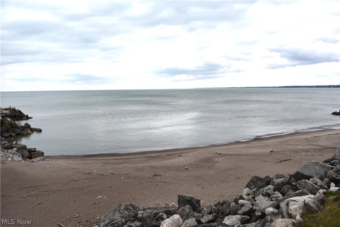 Beachwood Villa - Residential