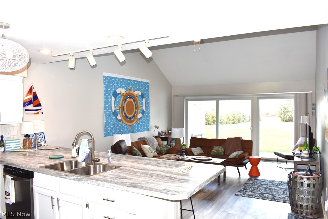 Beachwood Villa - Residential