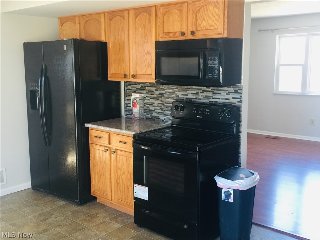 Mentor Beach Park 01 - Residential Lease