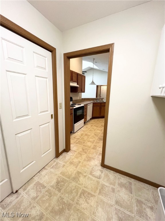 8661 Dublin Ridge Circle, Massillon, Ohio image 13