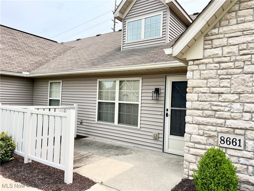 8661 Dublin Ridge Circle, Massillon, Ohio image 3