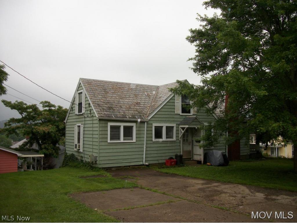 Let your imagination go with this 2 story 3 BD/ 1.5 B home. Comfortable details include spacious living room, handy dine-in kitchen with large porch for family/friends gatherings, generously large back lot and near school, hospital &recreation. Has great potential for the right buyer and at a modest cost. Elem: Washington Elementary School Elem/Bus: N JrHigh: Marietta Middle School School JrHigh/Bus: N High: Marietta High School High/Bus: N Fire: VOL Police: CTY PossFreeGas: N ;SQFT=Fin L1:903, Fin L2:404, Fin Above:1307, Fin Total:1307, Unfin Bsmt:903, Unfin Above:903;PRKG= Parking Pad