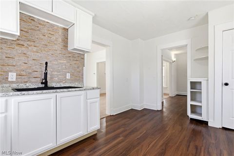 Tiny photo for 10525 Elk Avenue, Cleveland, OH 44108 (MLS # 5187494)