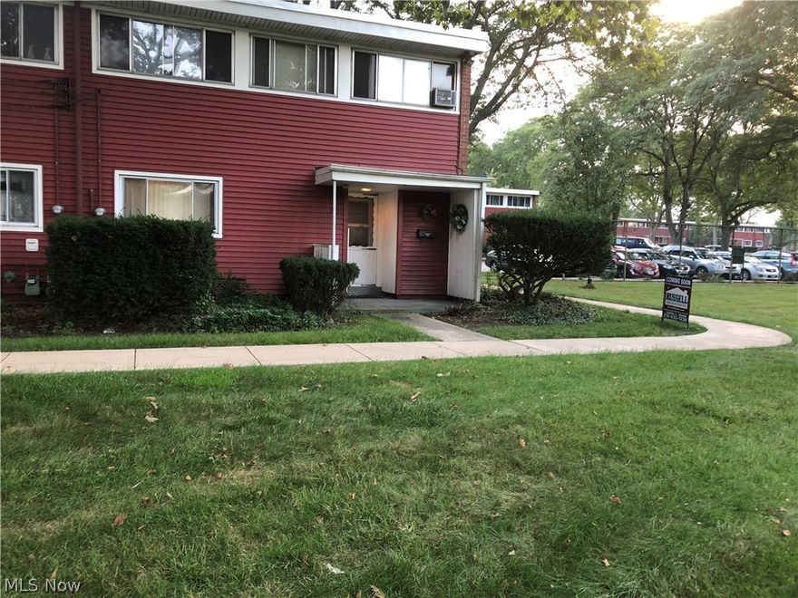 CO-OP.  This is a CO-OP not a condo!! Cash Buyer Only.  Home Needs Some TLC.  Short Distance to Hospital.  Property Taxes Included in Maintenance Fee.  3 Bedroom, 1 Full Bath, Corner Unit, Rear Patio, Appliances INcluded.  Maintenance for Furnace and Hot Water Tank Covered in Monthly Fee.  One Designated Parking Space.