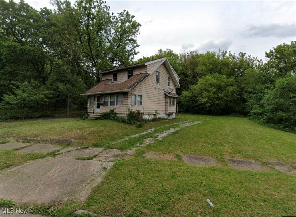 Great investment opportunity! This well-maintained 3-bedroom, 1-bath home is currently tenant-occupied, providing immediate rental income. Ideal for investors looking to add a solid property to their portfolio. Convenient location. Please do not disturb the tenant. Tenant month to month $675. Showings available upon accepted offer only. Sold "as is"