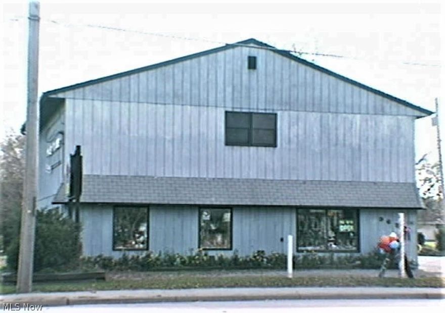 The property is in a great location, near State Routes 57 and 113.  There is the opportunity to continue the established florist business or convert it to a retail business or office type business.  Great opportunity for new venture at a great price!  Please allow 24 hour notice for showings.