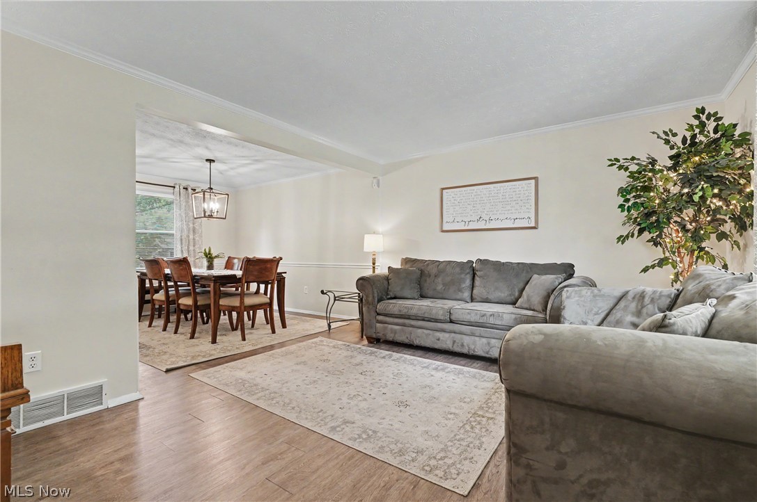 4622 Dresher Trail