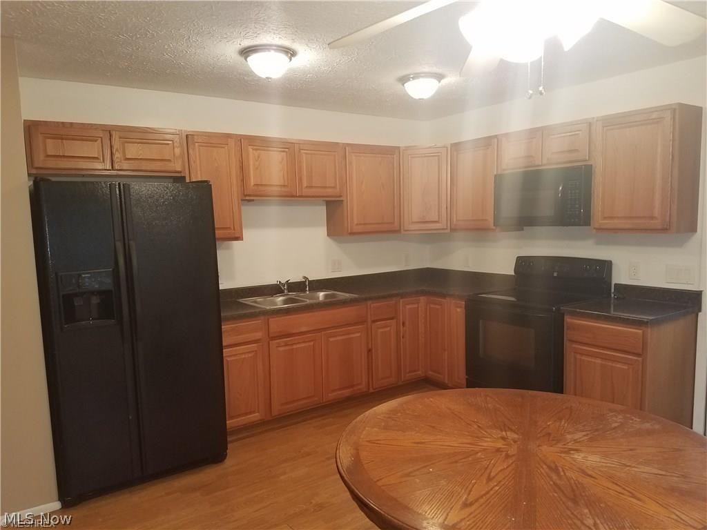 Roaming Rock Shores - Residential