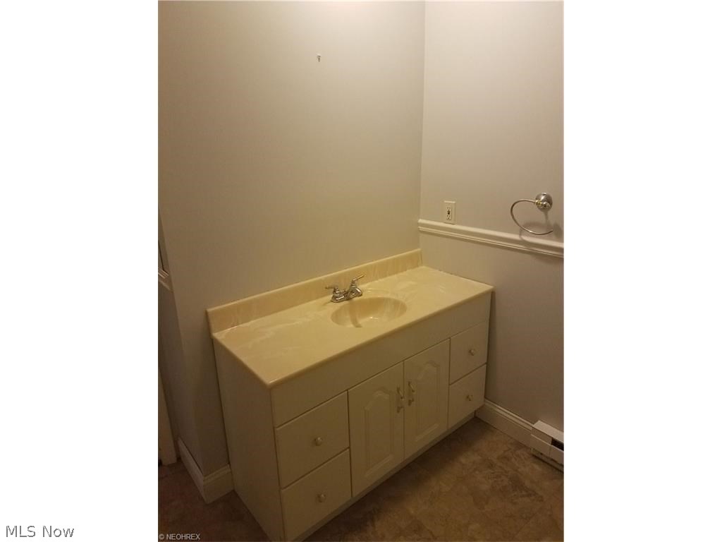 Roaming Rock Shores - Residential