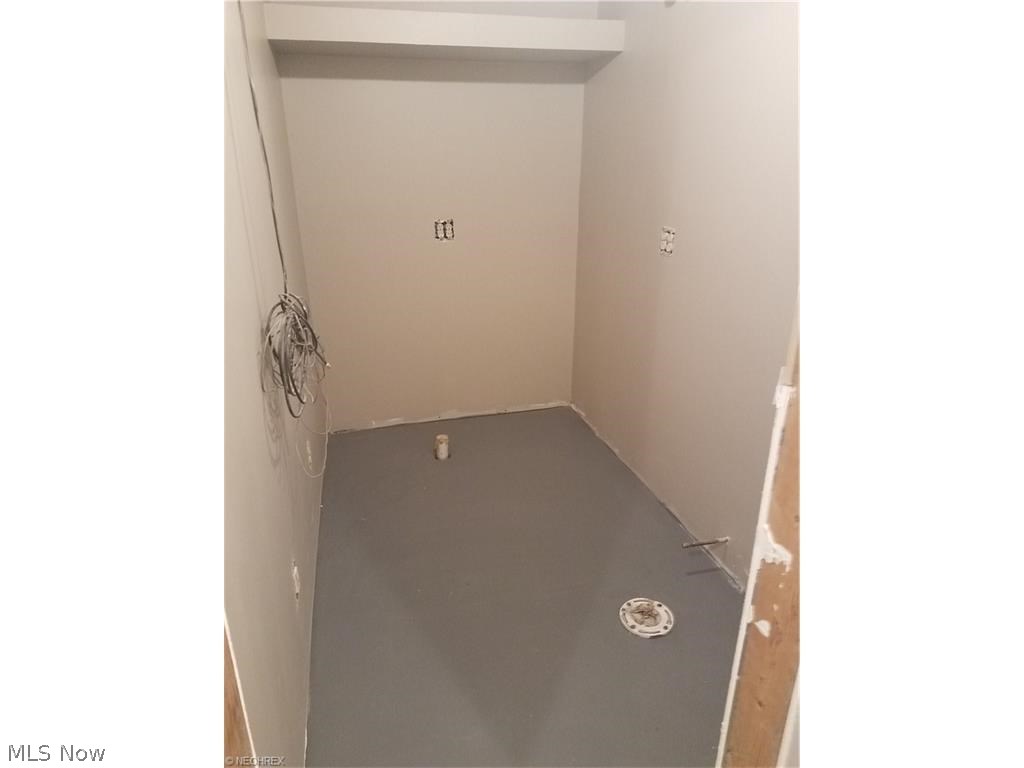 Roaming Rock Shores - Residential