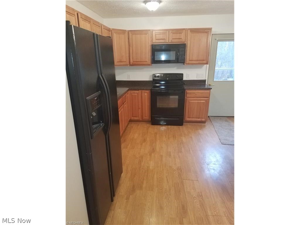 Roaming Rock Shores - Residential