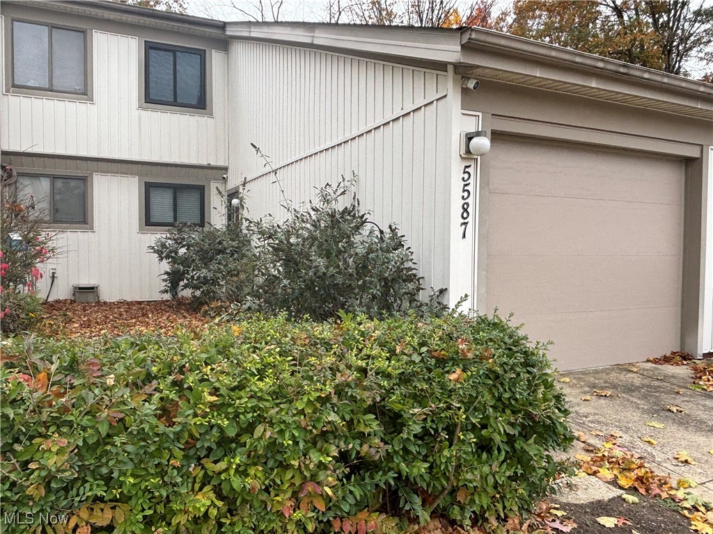 5587 Candlewood Court #253, Parma, Ohio image 1