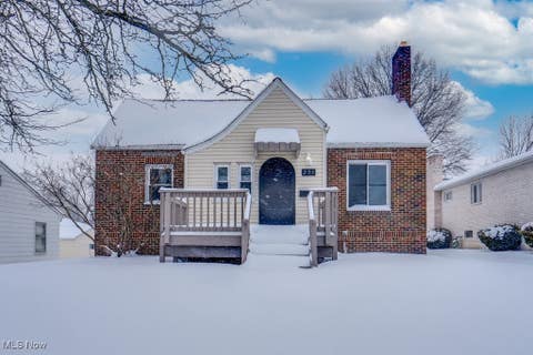 Homes For Sale - 231 E Dresden Avenue<br/> Summit County, Akron, OH 44301