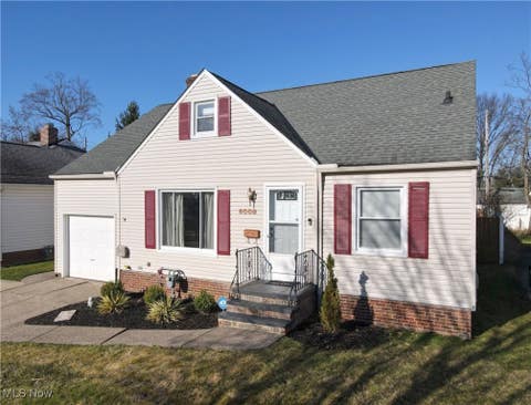 Photo for 6008 Maplecliff Drive