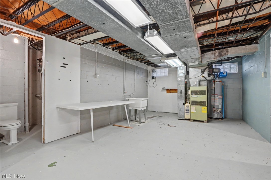 Merriman Manor - Residential