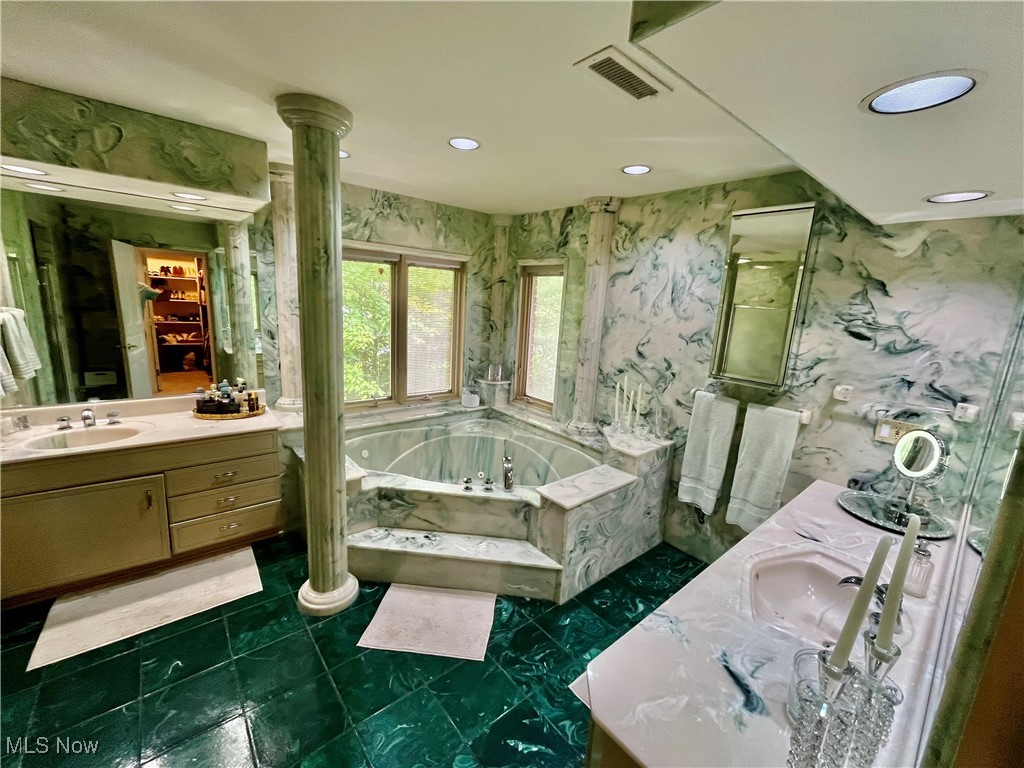 Quail Hollow 01 - Residential