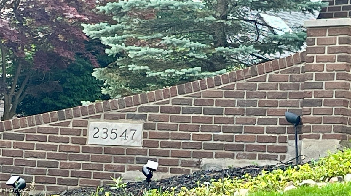 Quail Hollow 01 - Residential