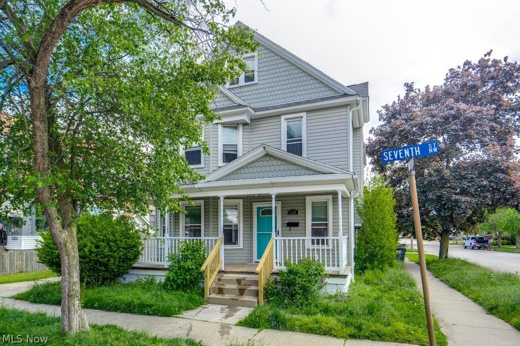 Photo of 123 7th Street NW, Barberton, OH 44203 (MLS # 5209891)