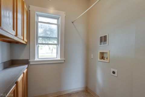 Tiny photo for 123 7th Street NW, Barberton, OH 44203 (MLS # 5209891)