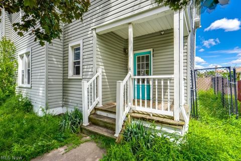 Tiny photo for 123 7th Street NW, Barberton, OH 44203 (MLS # 5209891)