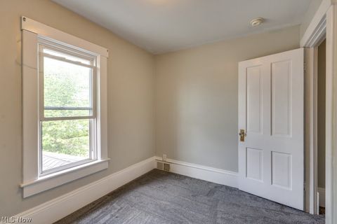 Tiny photo for 123 7th Street NW, Barberton, OH 44203 (MLS # 5209891)