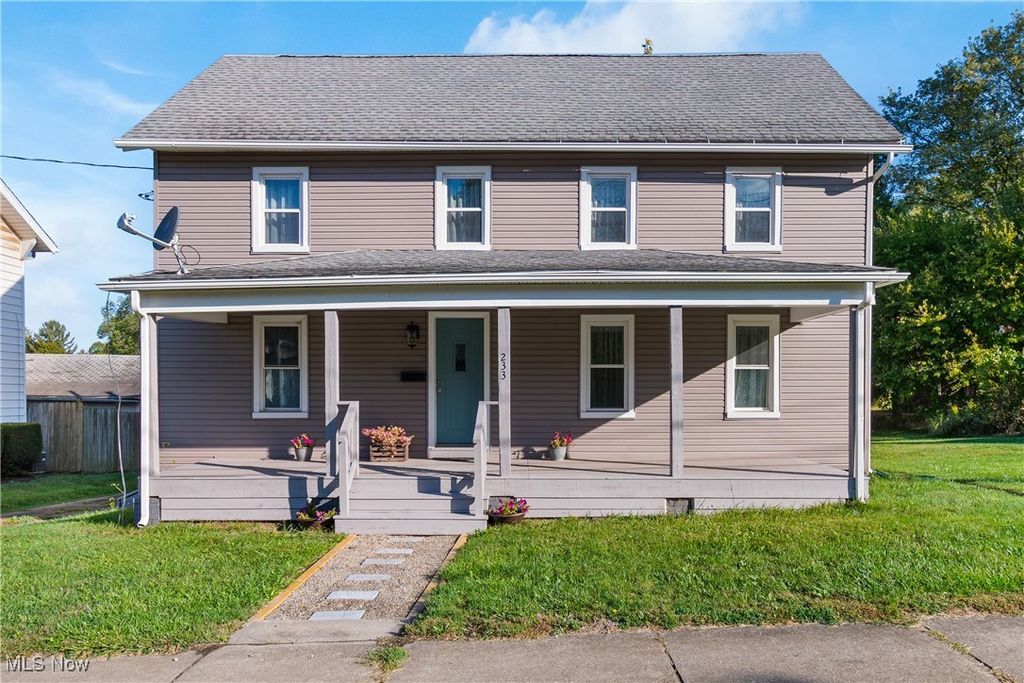 Photo of 233 Nassau Street W, East Canton, OH 44730 (MLS # 5173816)