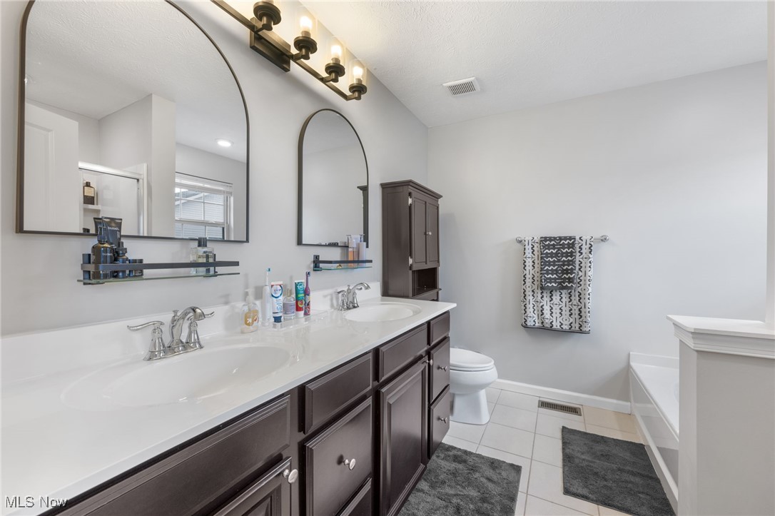 12111 Detroit Avenue, Lakewood, Ohio image 20
