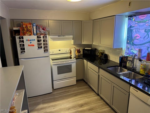Tiny photo for 508 N Hawkins Avenue, Akron, OH 44313 (MLS # 5221381)