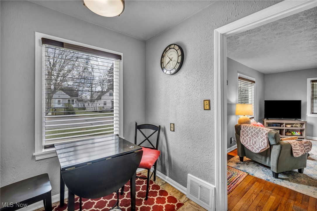 847 N Firestone Boulevard, Akron, Ohio image 19