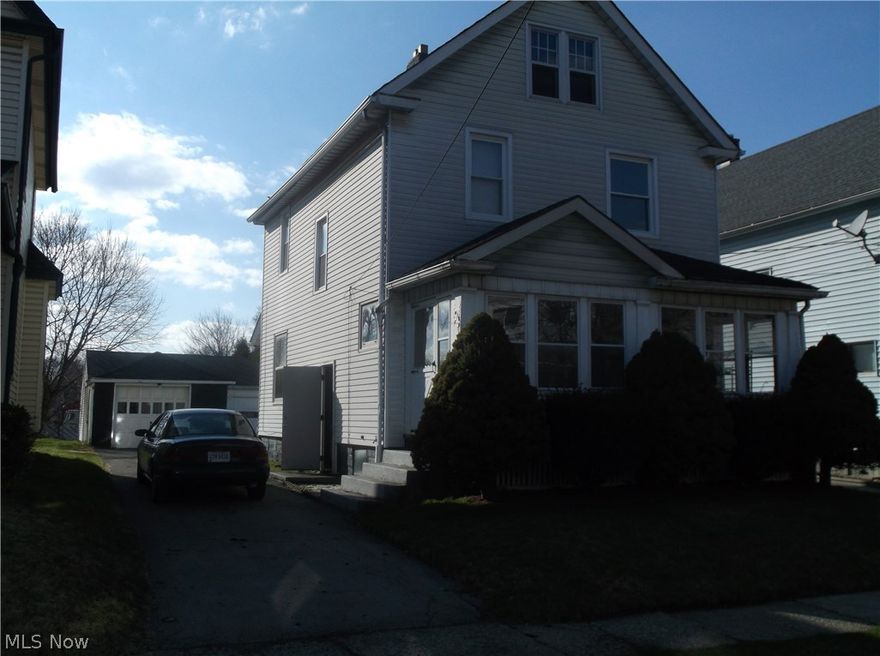 Ideal Investment property. 3 Car garage built in 1988. Thermopane windoews on most windows.
Property being Sold As Is ,and Where Is with all faults and with no warranties either stated or implied,on the home or its systems.